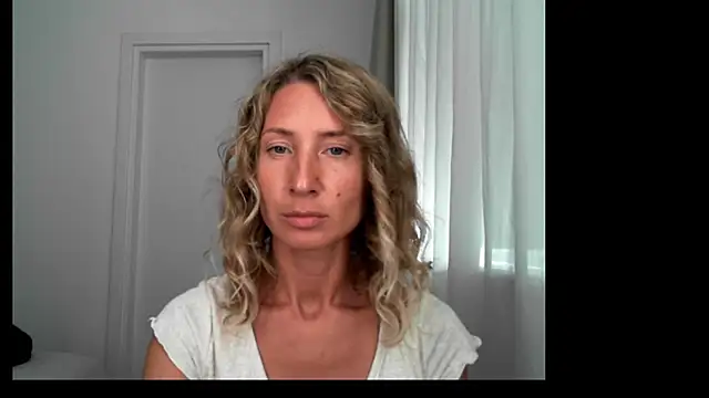 Snapshot of Paevoa chatting on 24, 10, 2025 Paevoa online show from 24, 10, 2025