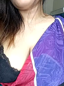 Snapshot of your---couple chatting on 21, 9, 2025 your---couple online show from 21, 9, 2025