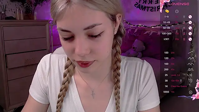 Snapshot of Leila_Vanilla chatting on 8, 1, 2026 Leila Vanilla online show from 8, 1, 2026