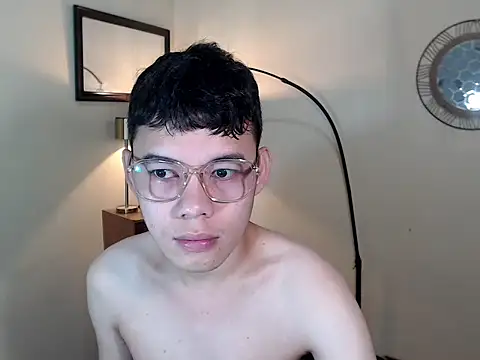 Snapshot of keirflorianxx chatting on 7, 10, 2025 keirflorianxx online show from 7, 10, 2025
