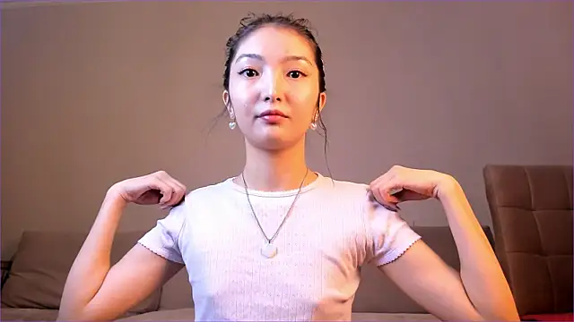 nooniemoon online show from 5, 10, 2025