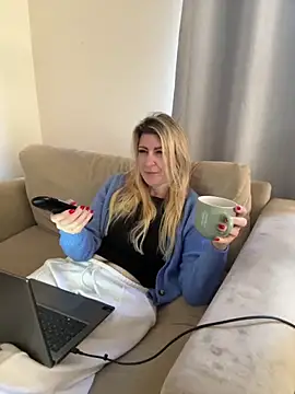 Snapshot of DesireDaisy chatting on 22, 9, 2025 DesireDaisy online show from 22, 9, 2025