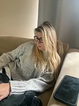 Snapshot of DesireDaisy chatting on 23, 9, 2025 DesireDaisy online show from 23, 9, 2025