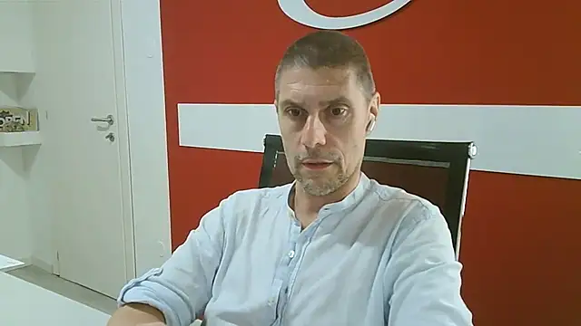 Snapshot of max79ve31 chatting on 26, 6, 2026 max79ve31 online show from 26, 6, 2026
