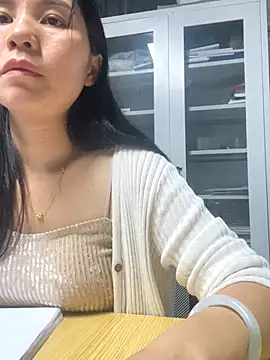 Snapshot of xiaonan- chatting on 27, 10, 2025 xiaonan- online show from 27, 10, 2025