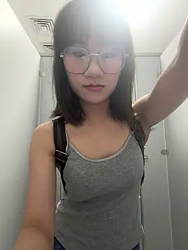 Snapshot of wemroudeyu chatting on 10, 4, 2026 wemroudeyu online show from 10, 4, 2026