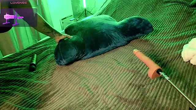 Snapshot of Happymaus chatting on 6, 10, 2025 Happymaus online show from 6, 10, 2025