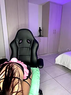 Snapshot of SofiaLust_Eup chatting on 9, 11, 2025 SofiaLust Eup online show from 9, 11, 2025