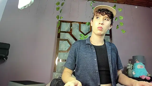 Snapshot of Electra_Gosselin chatting on 5, 4, 2026 Electra Gosselin online show from 5, 4, 2026