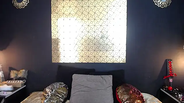 Snapshot of kinky_momm chatting on 8, 4, 2026 kinky momm online show from 8, 4, 2026