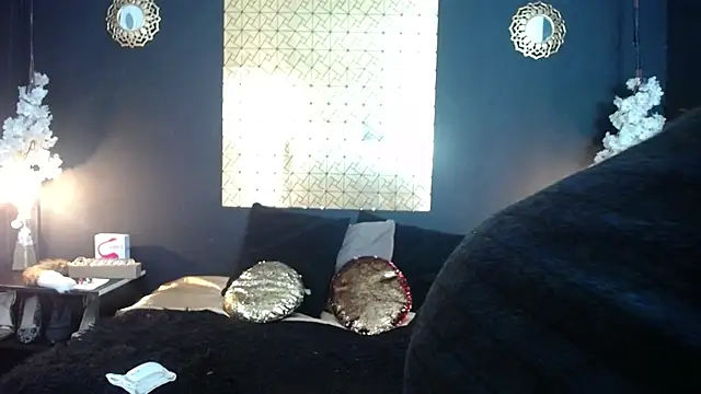 Snapshot of kinky_momm chatting on 13, 4, 2026 kinky momm online show from 13, 4, 2026