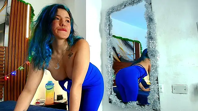 Snapshot of Evelin_thompsson chatting on 2, 12, 2025 Evelin thompsson online show from 2, 12, 2025