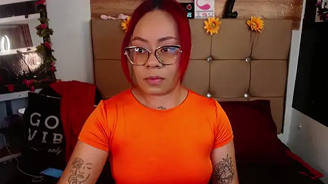 Snapshot of MIA__SPENCER chatting on 18, 10, 2025 MIA SPENCER online show from 18, 10, 2025