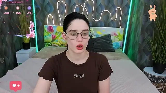 Charming Mysteriousss online show from 6, 4, 2026