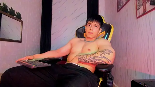 Snapshot of xKevyn chatting on 8, 10, 2025 xKevyn online show from 8, 10, 2025