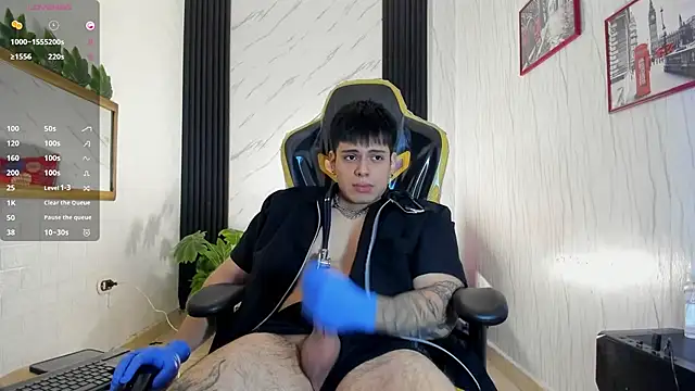 Snapshot of xKevyn chatting on 31, 10, 2025 xKevyn online show from 31, 10, 2025