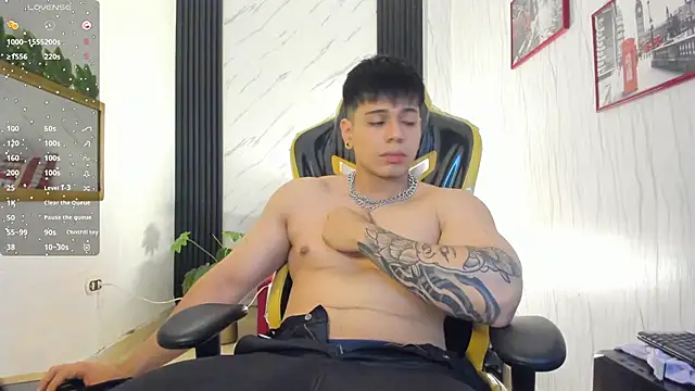 Snapshot of xKevyn chatting on 2, 12, 2025 xKevyn online show from 2, 12, 2025