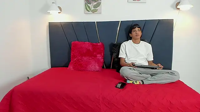 maicol cum23 online show from 18, 9, 2025