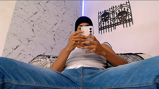 lorian vikel online show from 10, 10, 2025