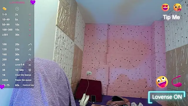 Snapshot of emmydurant chatting on 27, 10, 2025 emmydurant online show from 27, 10, 2025