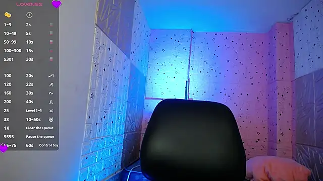 Snapshot of emmydurant chatting on 25, 11, 2025 emmydurant online show from 25, 11, 2025