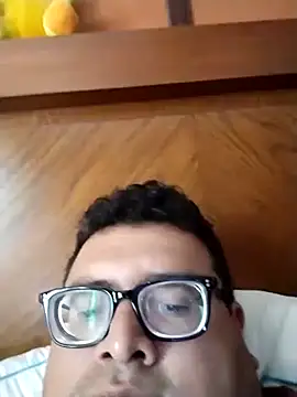 Snapshot of Santiagoqro85 chatting on 14, 9, 2025 Santiagoqro85 online show from 14, 9, 2025