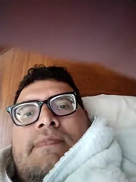 Snapshot of Santiagoqro85 chatting on 20, 9, 2025 Santiagoqro85 online show from 20, 9, 2025