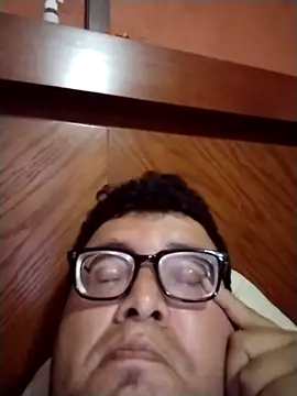 Snapshot of Santiagoqro85 chatting on 10, 10, 2025 Santiagoqro85 online show from 10, 10, 2025
