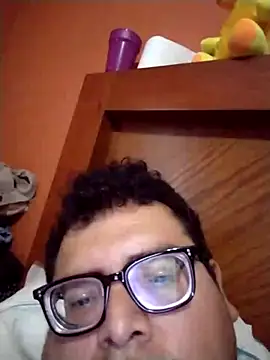 Snapshot of Santiagoqro85 chatting on 12, 10, 2025 Santiagoqro85 online show from 12, 10, 2025