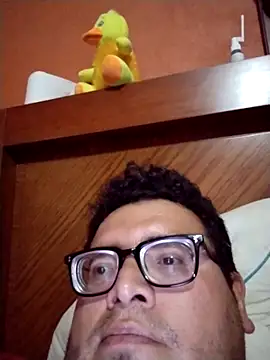 Snapshot of Santiagoqro85 chatting on 15, 10, 2025 Santiagoqro85 online show from 15, 10, 2025