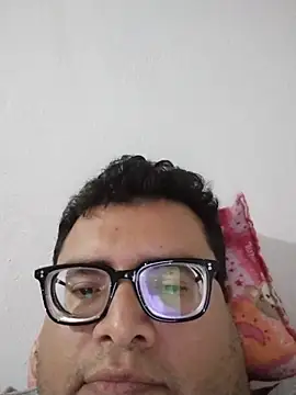 Snapshot of Santiagoqro85 chatting on 12, 3, 2026 Santiagoqro85 online show from 12, 3, 2026