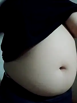 Snapshot of luzmelzinha chatting on 7, 10, 2025 luzmelzinha online show from 7, 10, 2025