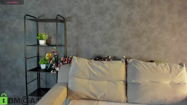 Snapshot of Raybe-Vins chatting on 28, 10, 2025 Raybe-Vins online show from 28, 10, 2025