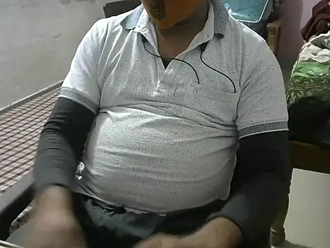 Snapshot of Famit025 chatting on 9, 1, 2026 Famit025 online show from 9, 1, 2026