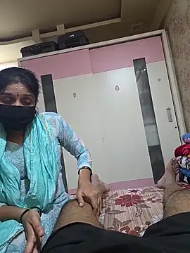 Snapshot of shobha_lover02 chatting on 8, 11, 2025 shobha lover02 online show from 8, 11, 2025