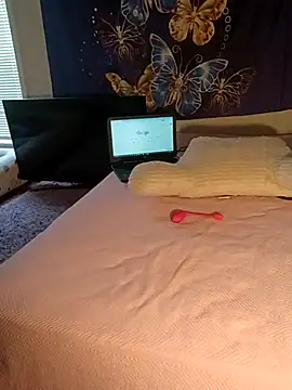 Snapshot of LuvTune chatting on 12, 4, 2026 LuvTune online show from 12, 4, 2026