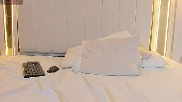 Snapshot of naughtyrose_vc chatting on 18, 4, 2026 naughtyrose vc online show from 18, 4, 2026