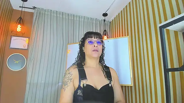 Snapshot of Jenni_Zeller chatting on 23, 10, 2025 Jenni Zeller online show from 23, 10, 2025