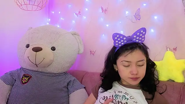 april bennett online show from 19, 12, 2025