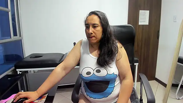 LeilaSmith  online show from 5, 3, 2026