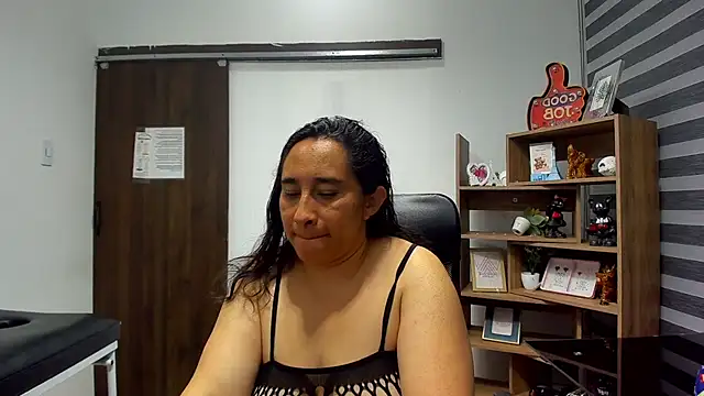 LeilaSmith  online show from 9, 7, 2026