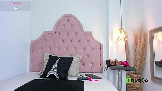 Snapshot of Caroline_daring chatting on 30, 6, 2026 Caroline daring online show from 30, 6, 2026