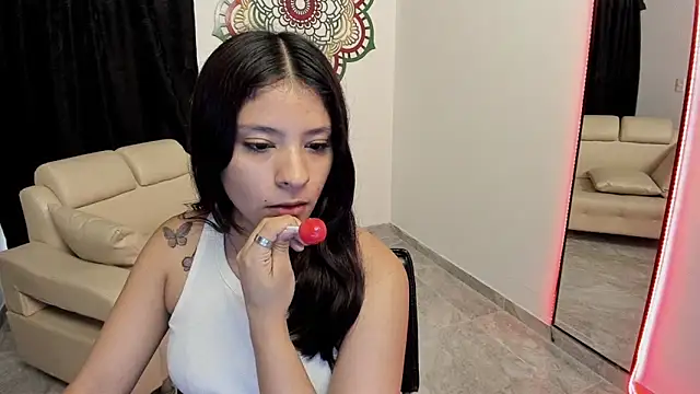 Candy fox 19 online show from 20, 2, 2026