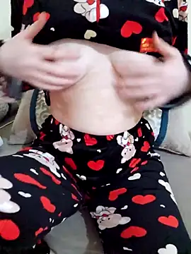 Snapshot of Lamya-dalo3a chatting on 13, 4, 2026 Lamya-dalo3a online show from 13, 4, 2026