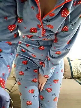 Snapshot of Lamya-dalo3a chatting on 23, 4, 2026 Lamya-dalo3a online show from 23, 4, 2026