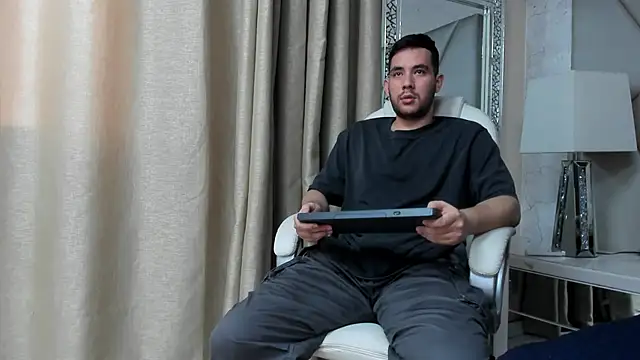 Snapshot of matti_de_lucaa chatting on 11, 9, 2025 matti de lucaa online show from 11, 9, 2025