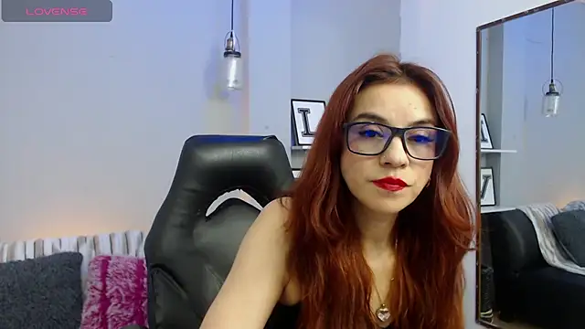 Snapshot of KendallWood_ chatting on 14, 4, 2026 KendallWood online show from 14, 4, 2026