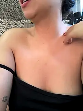 Snapshot of Daniela-rosee chatting on 28, 9, 2025 Daniela-rosee online show from 28, 9, 2025