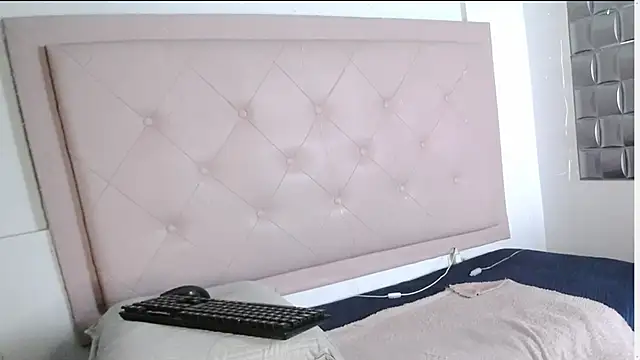 Snapshot of Dulce__Lovee chatting on 20, 10, 2025 Dulce Lovee online show from 20, 10, 2025