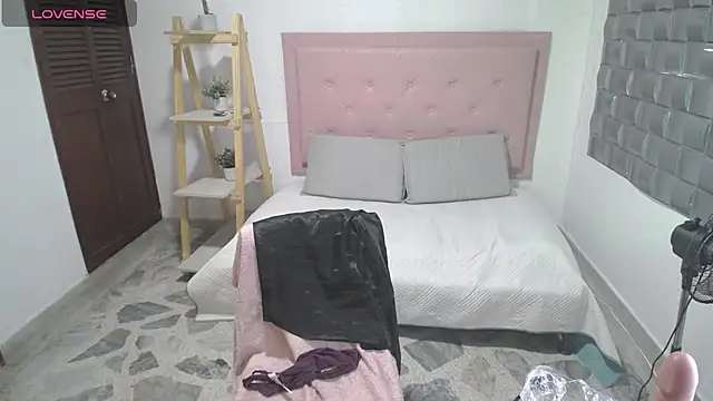 Dulce  Lovee online show from 25, 11, 2025